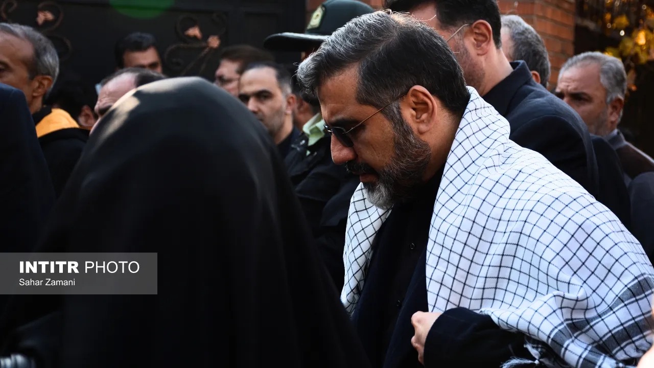 مراسم تشییع و تدفین شهید گمنام در وزارت فرهنگ و ارشاد اسلامی